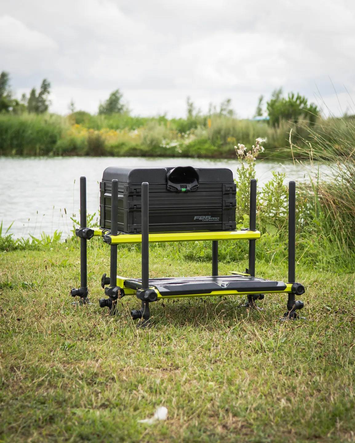 Matrix F25 Pro Seatbox Lime Edition 13.5kg 76.1cm 83cm Aluminium