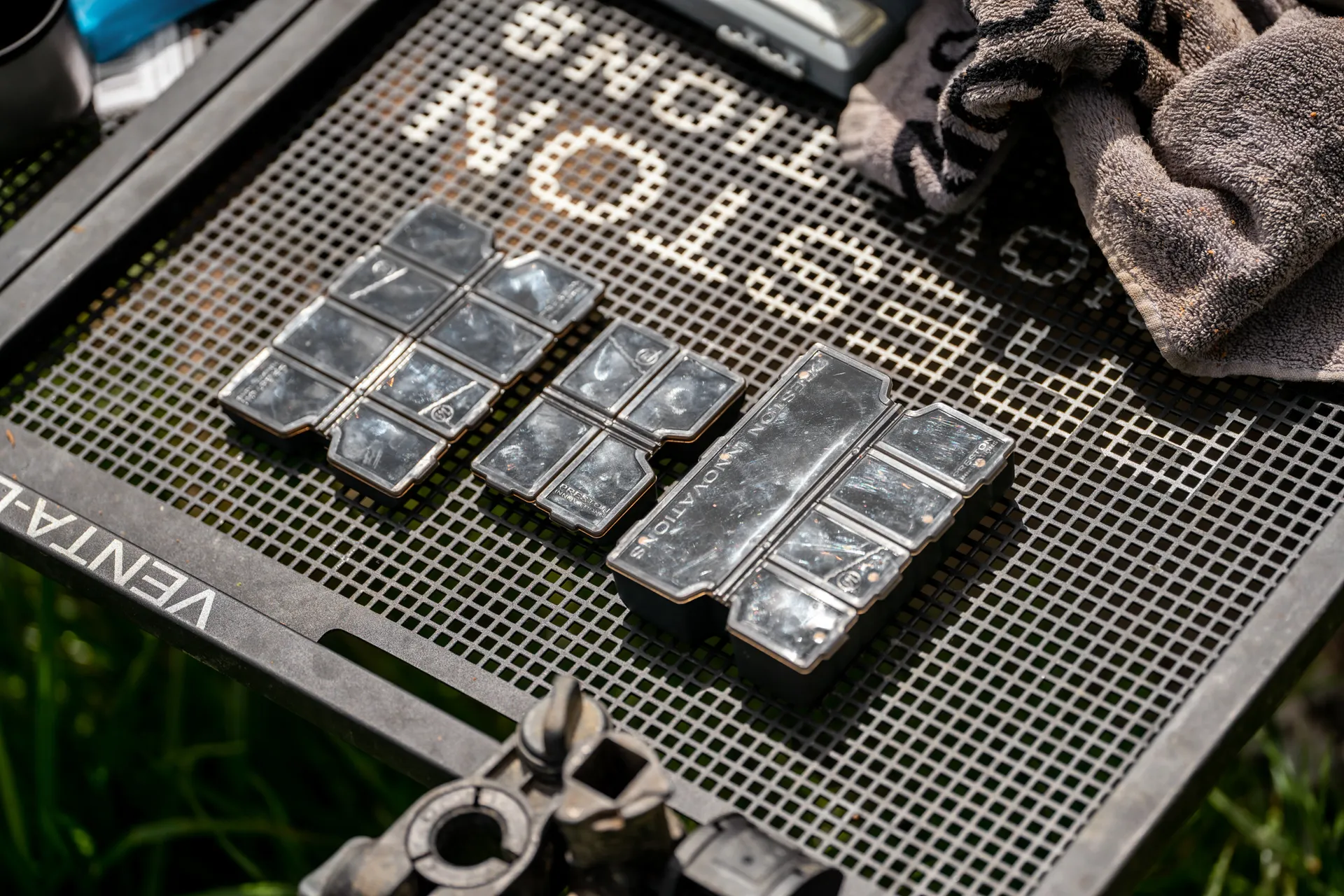 Preston Accessory Box Köderbox 8 Compartment Shallow Magnetic