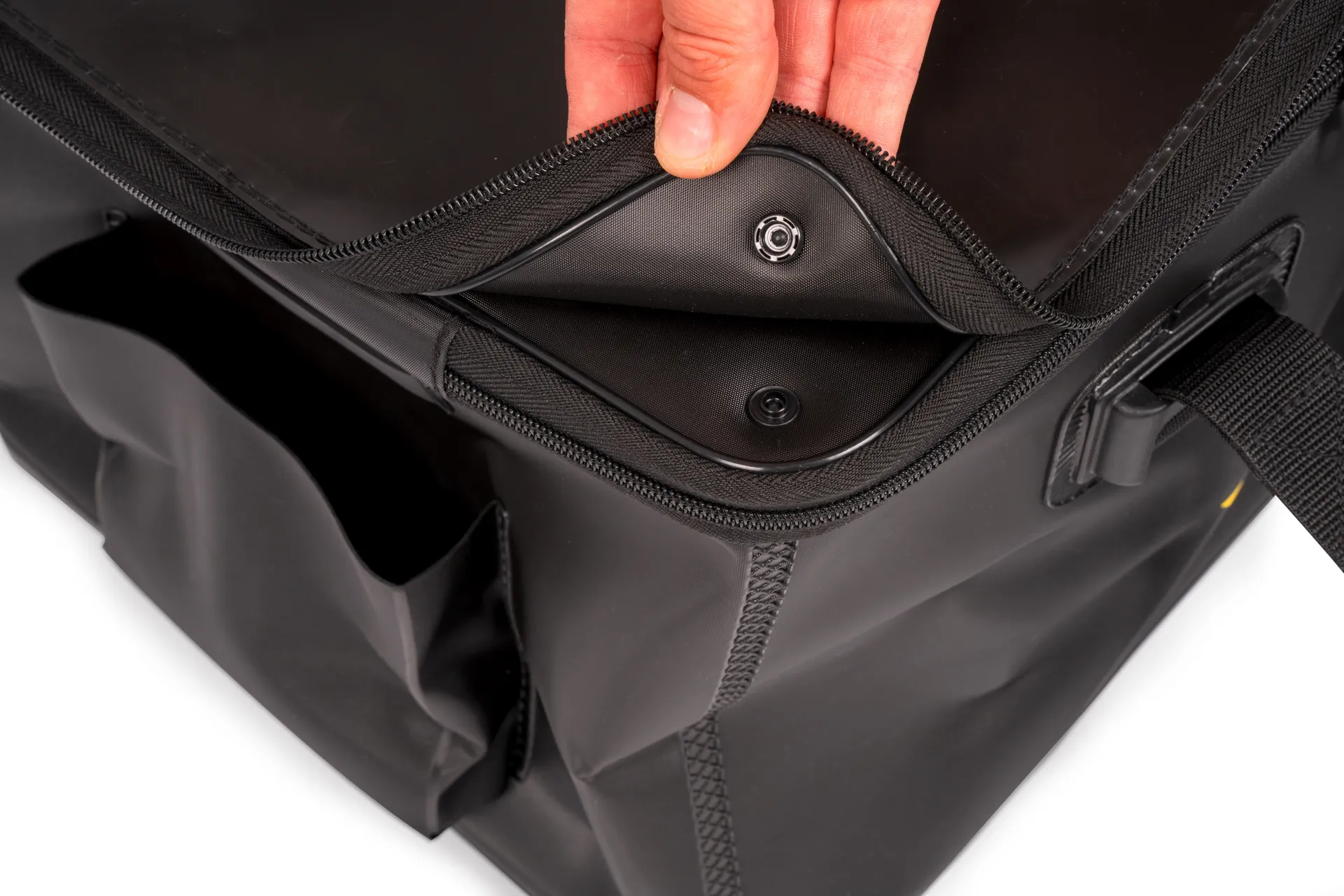 Black Cat XL Bait Carrier 84L EVA