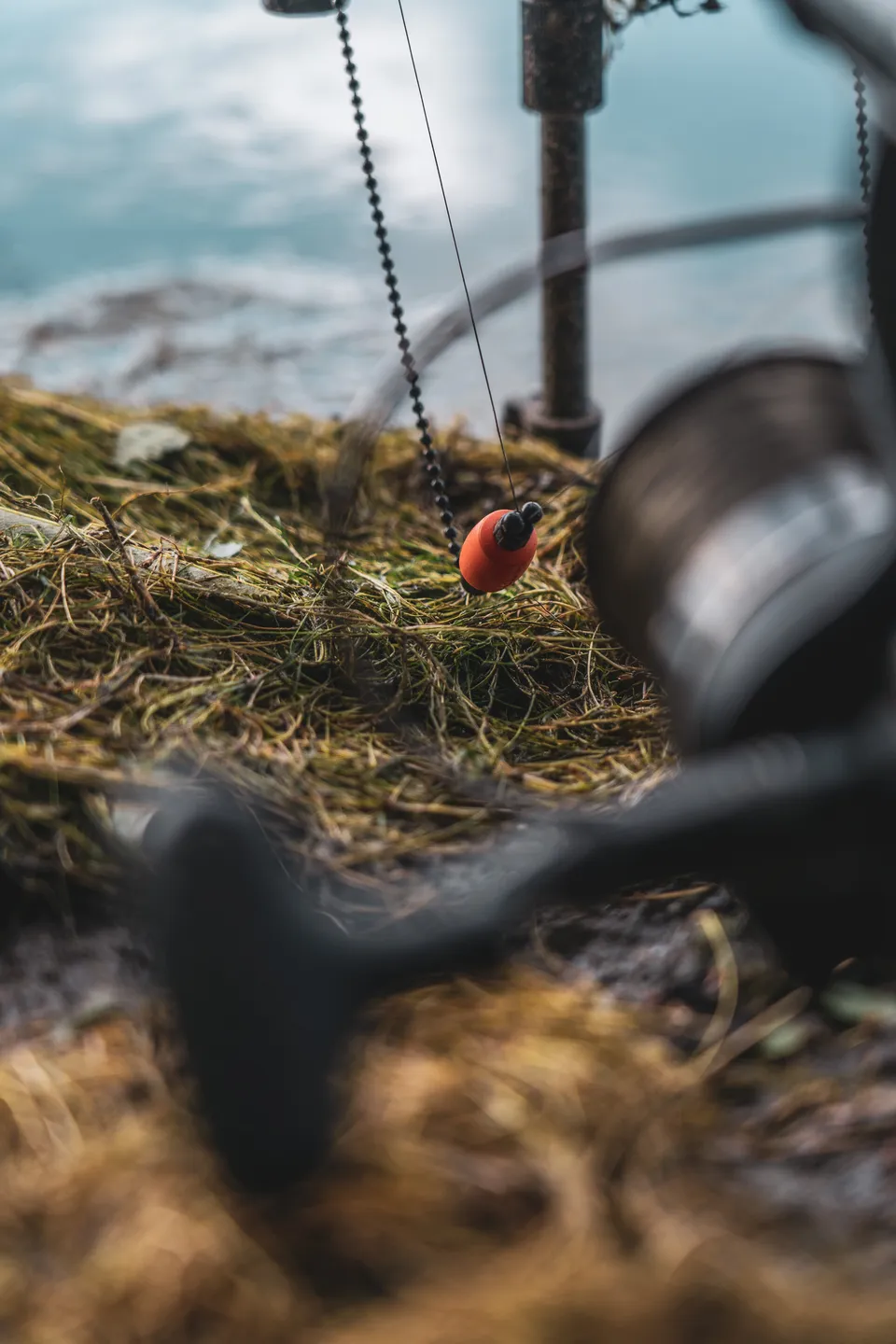 Fox Black Label Dinky Bobbins 10g 15cm White