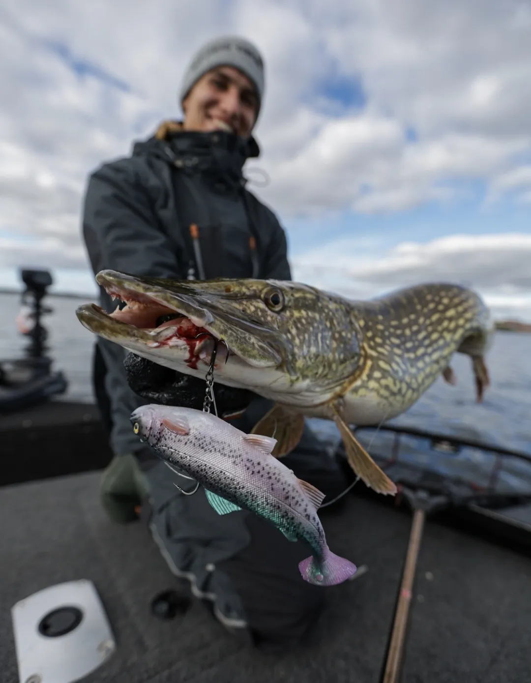 Savage Gear 3D Trout Rattle Shad Swimbaits 17cm 90g Clear Rainbow Trout Fast Sinking