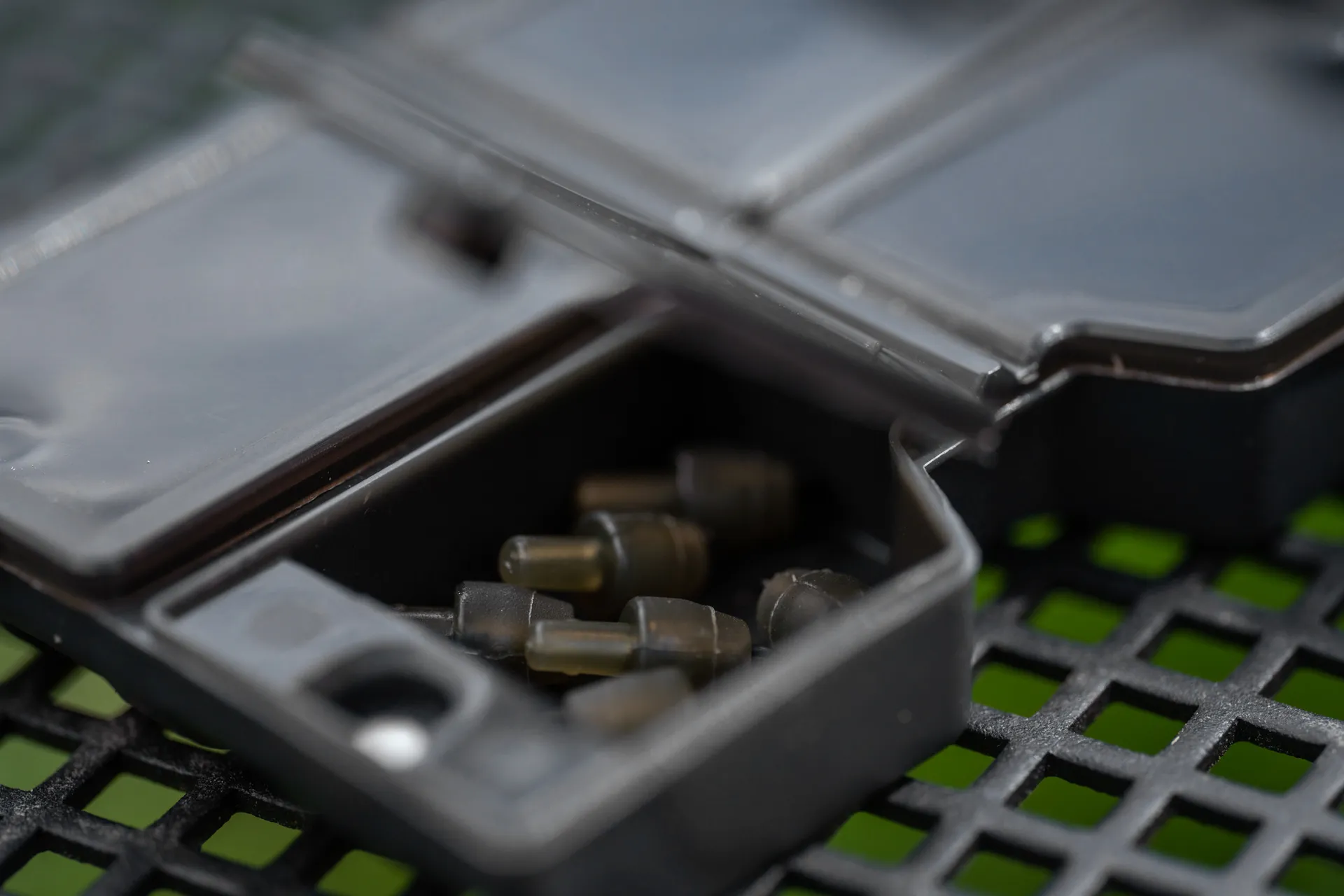 Preston Accessory Box Köderbox 8 Compartment Shallow Magnetic