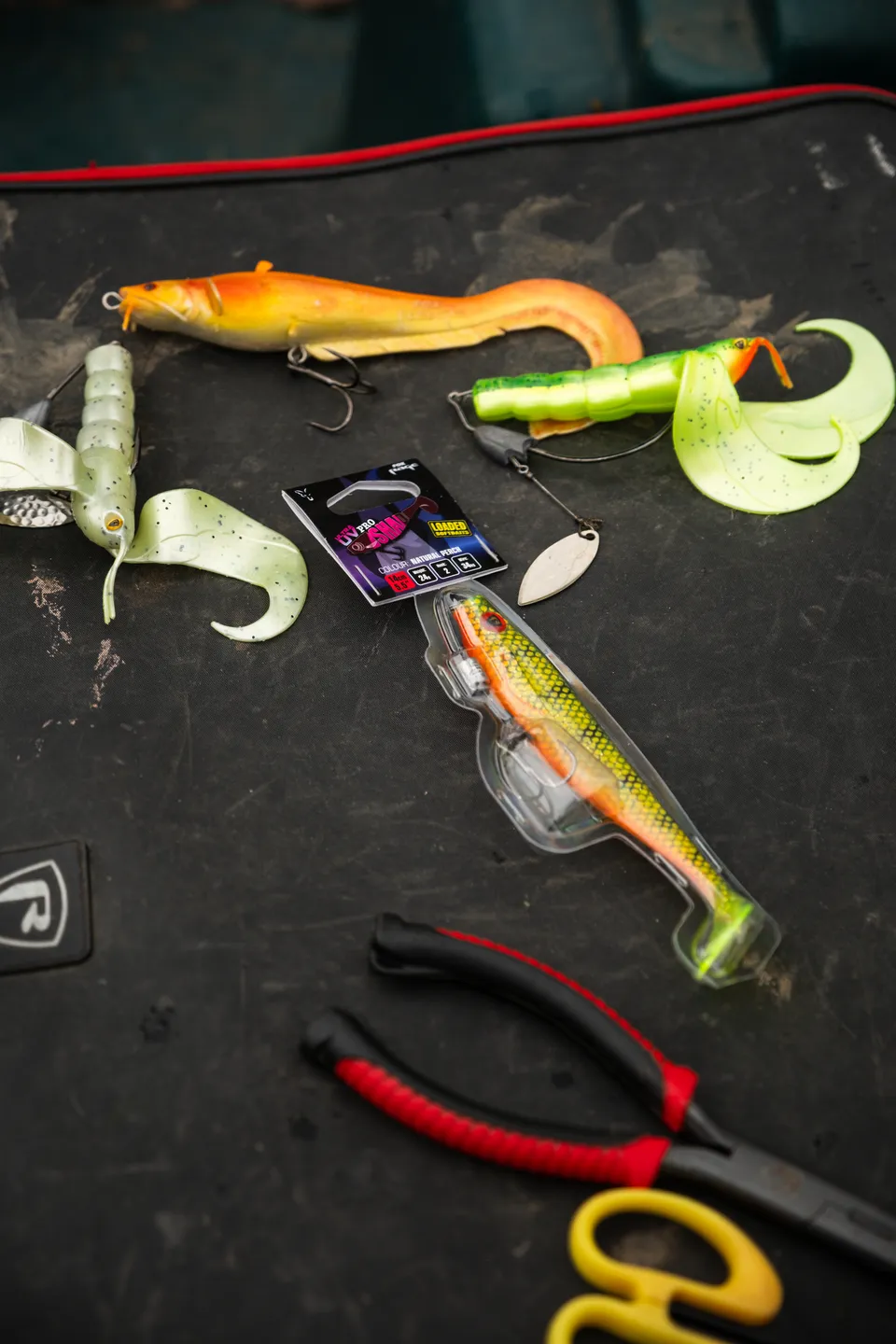 Fox Rage Pro Shad Loaded 18cm 46g Natural Perch