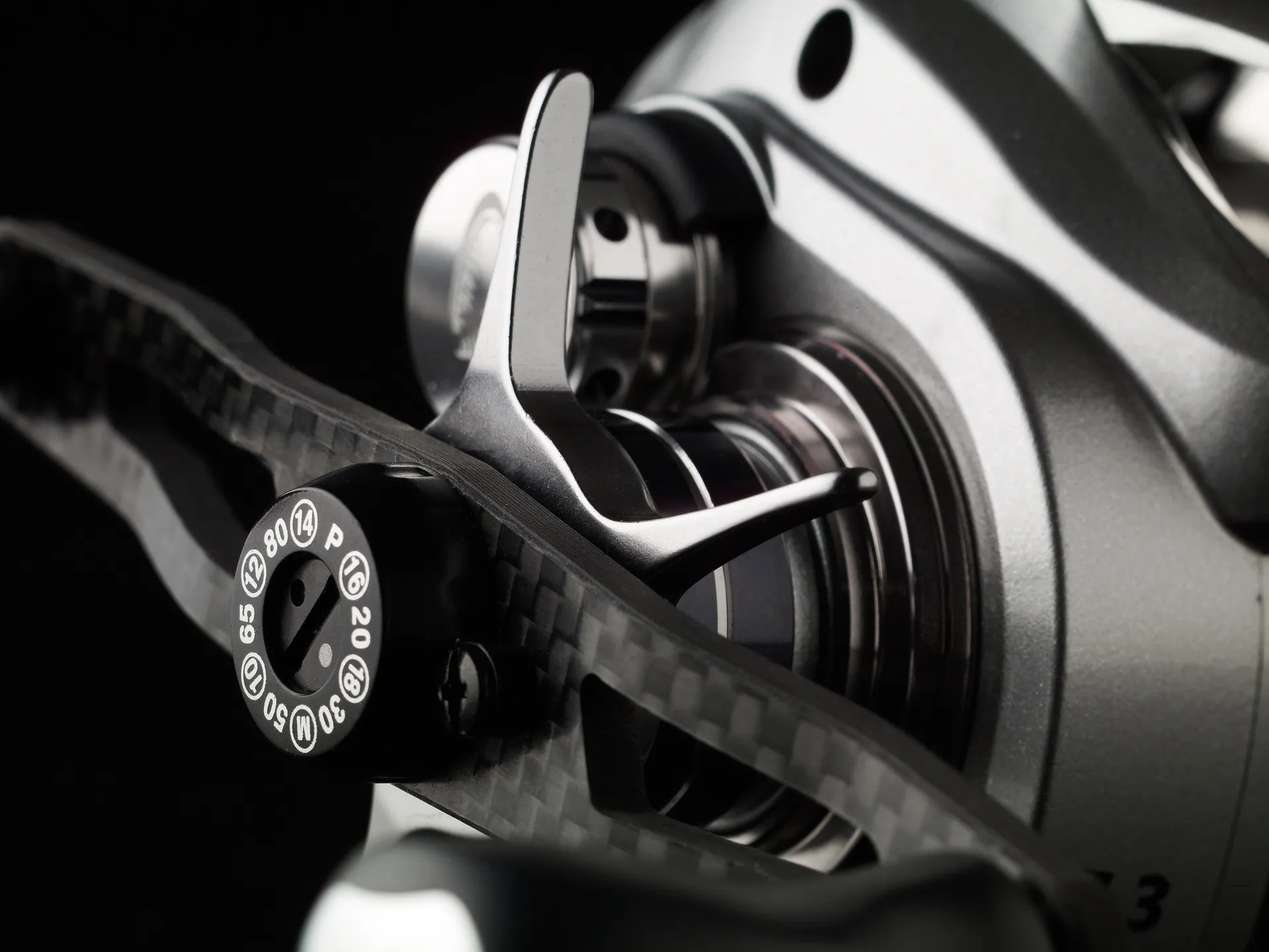 Savage Gear SG10 300 Baitcasting Reel 5.6:1 12.3kg 238g 70cm Left Hand