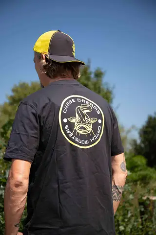 Black Cat Chase Dreams Black Tee M 100% Cotton