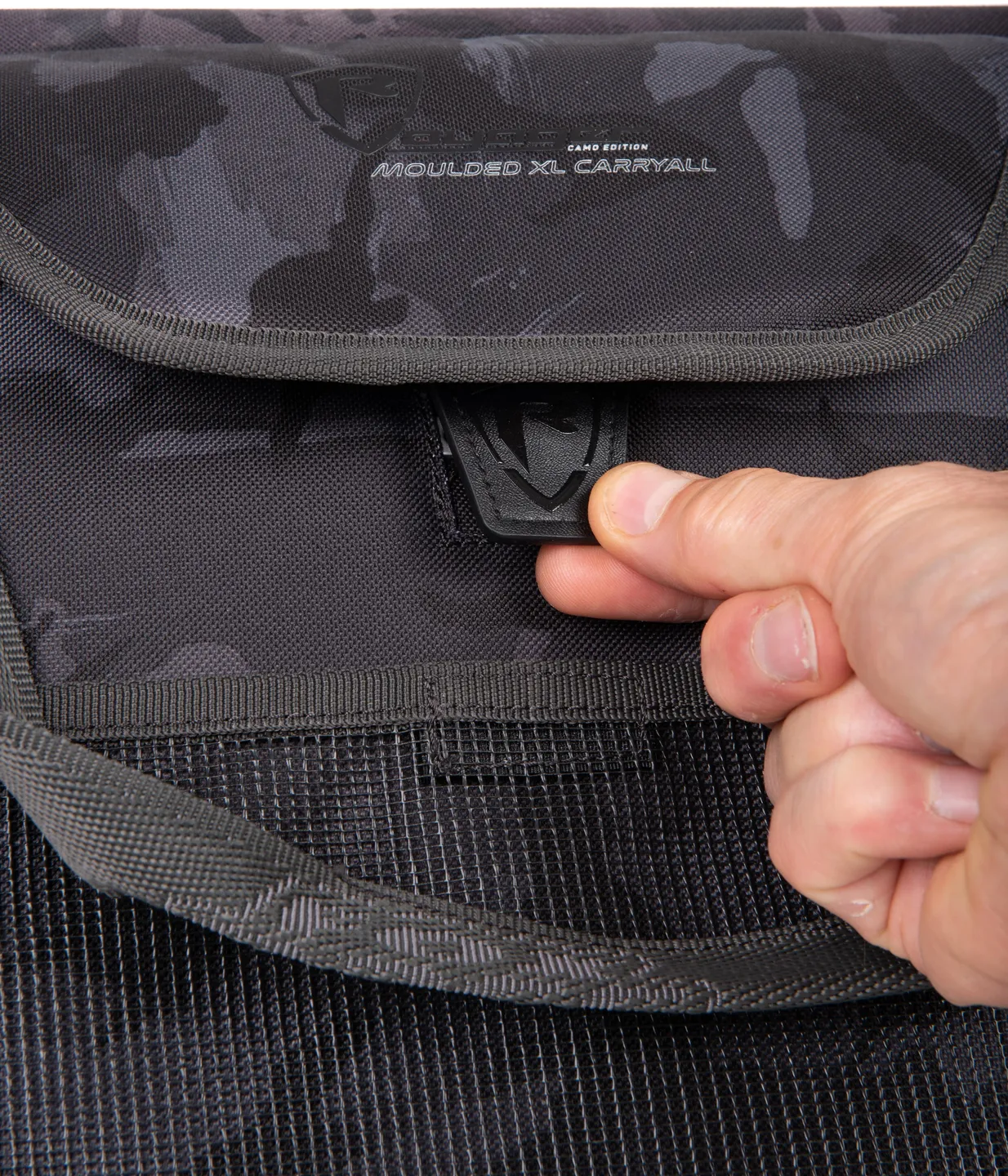 Fox Rage Camo Voyager Moulded XL 50x33x31cm Carryall