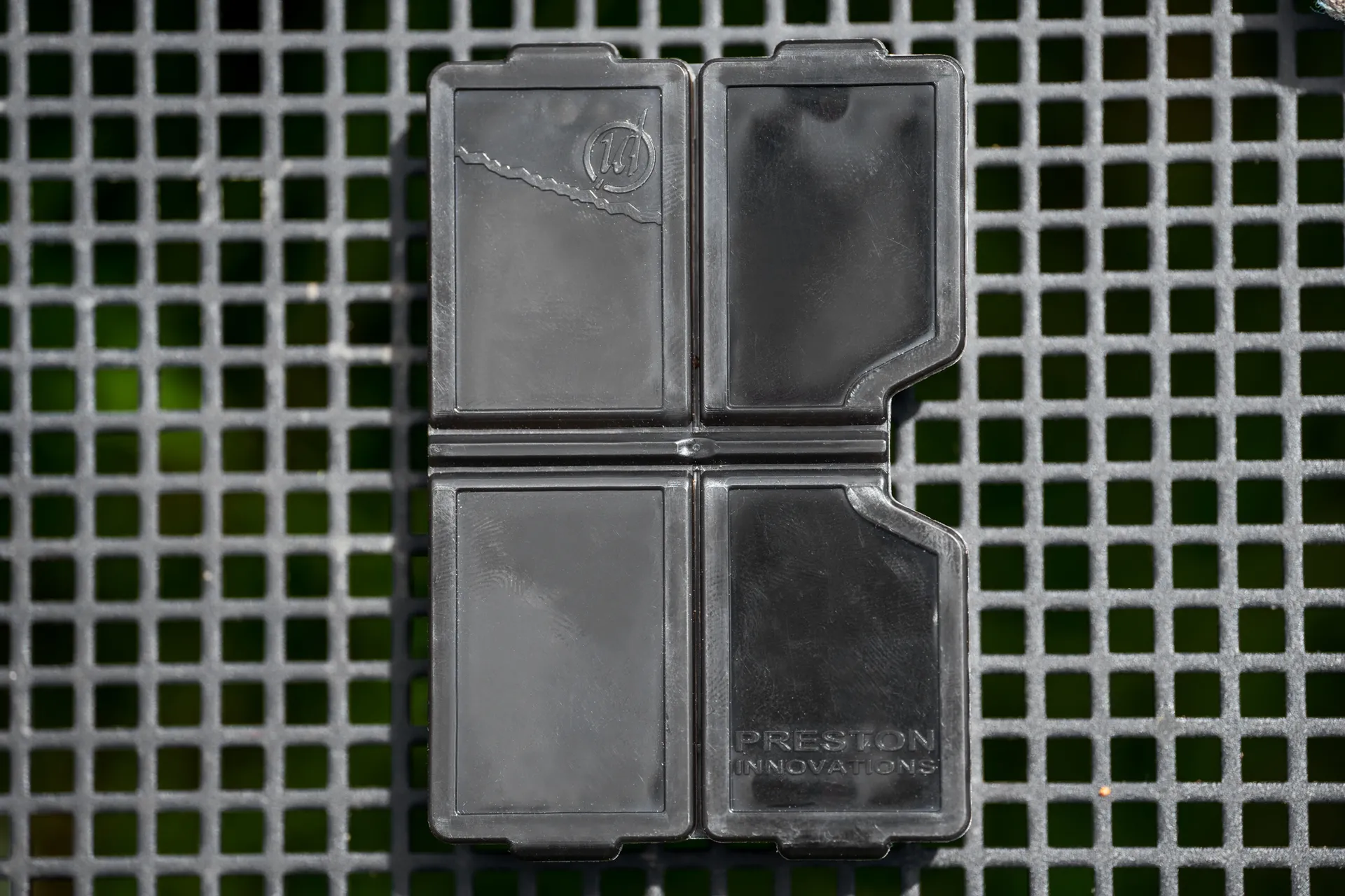 Preston Accessory Box Köderbox 8 Compartment Shallow Magnetic