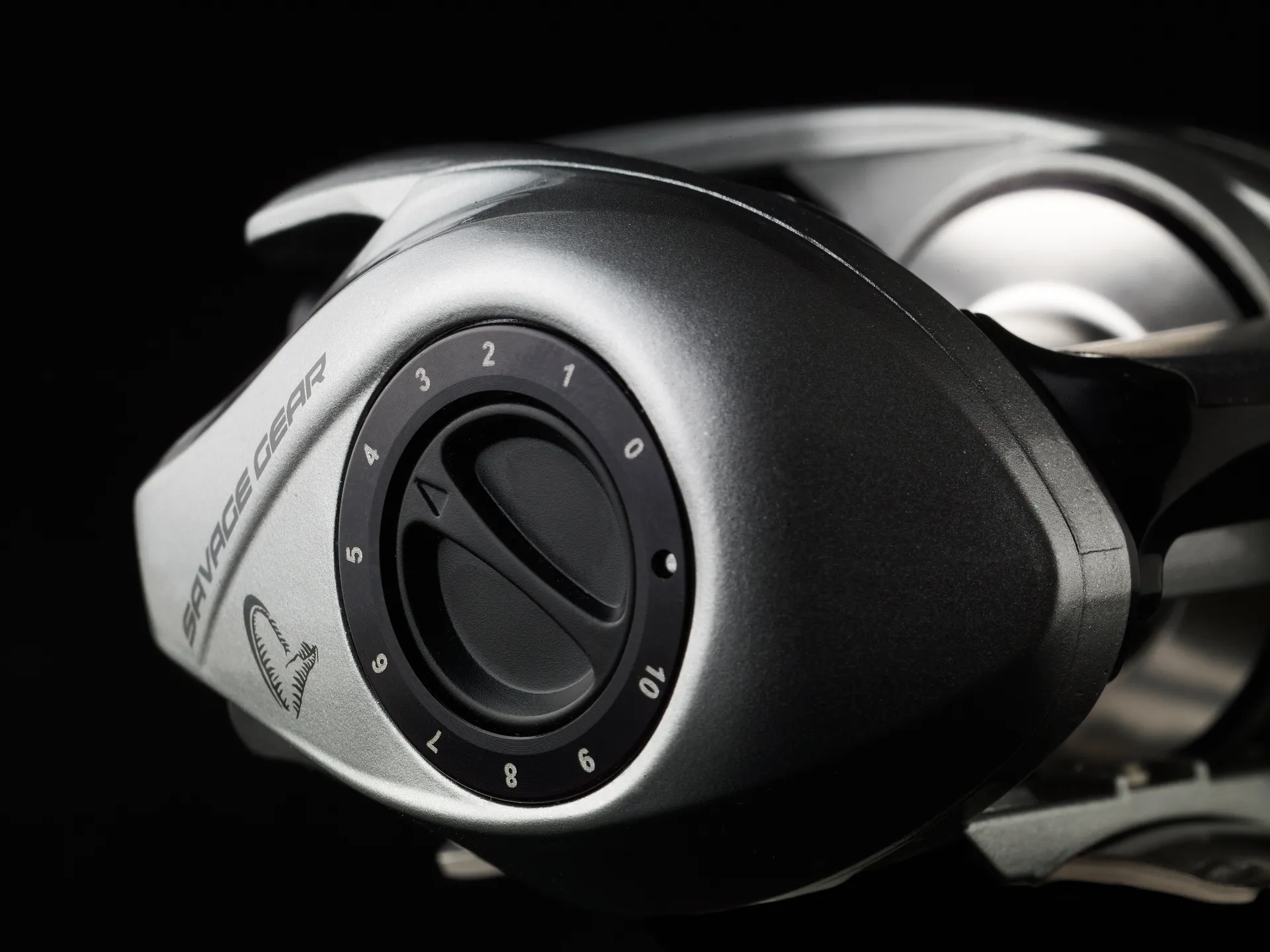 Savage Gear SG10 300 Baitcasting Reel 5.6:1 12.3kg 238g 70cm Left Hand