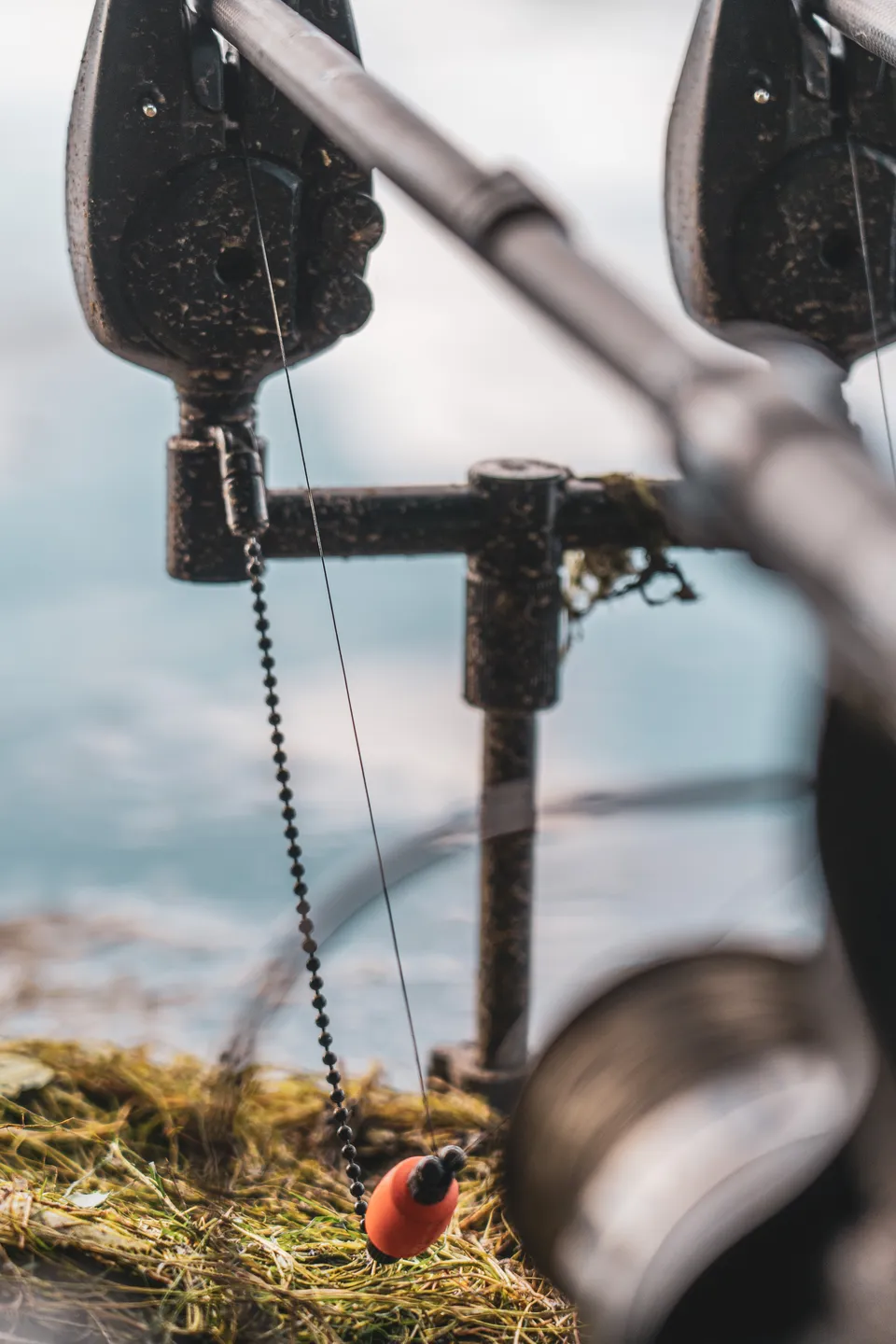 Fox Black Label Dinky Bobbins 10g 15cm White