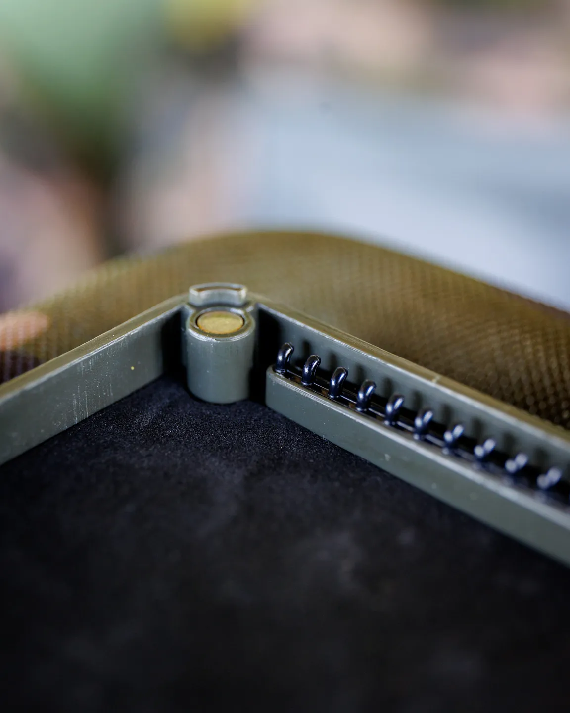 Fox Edges Medium Rig Box 27x13x3.5cm