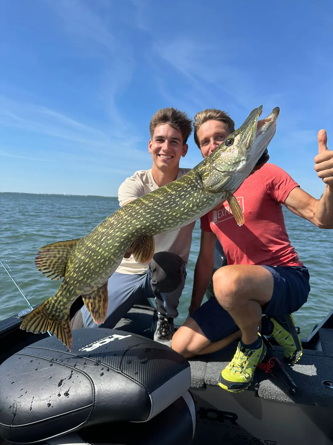 Savage Gear Revenge SG8 Medium Game Spinning Rod 2.25m 7–36g 127g 2pc