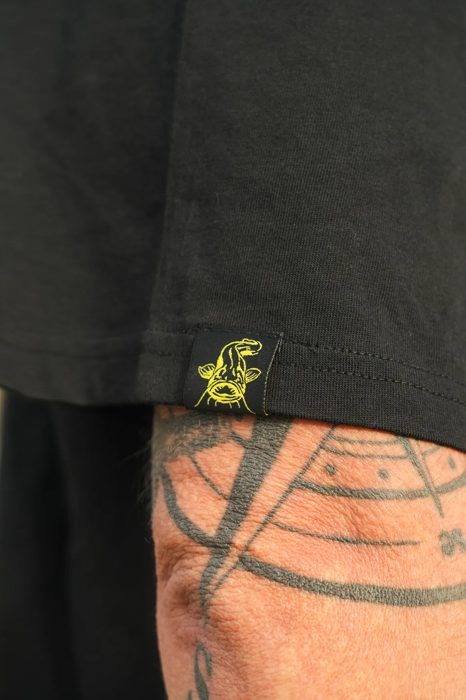 Black Cat Logo Black T-Shirt Xlarge