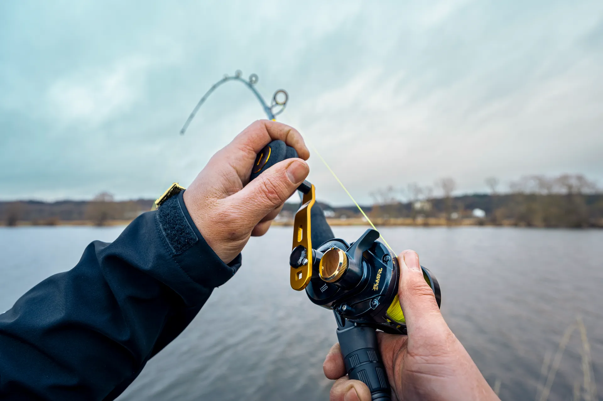 Black Cat Battle Cat Vertical Baitcasting Reel 710 LH 15kg 390g 7.2:1