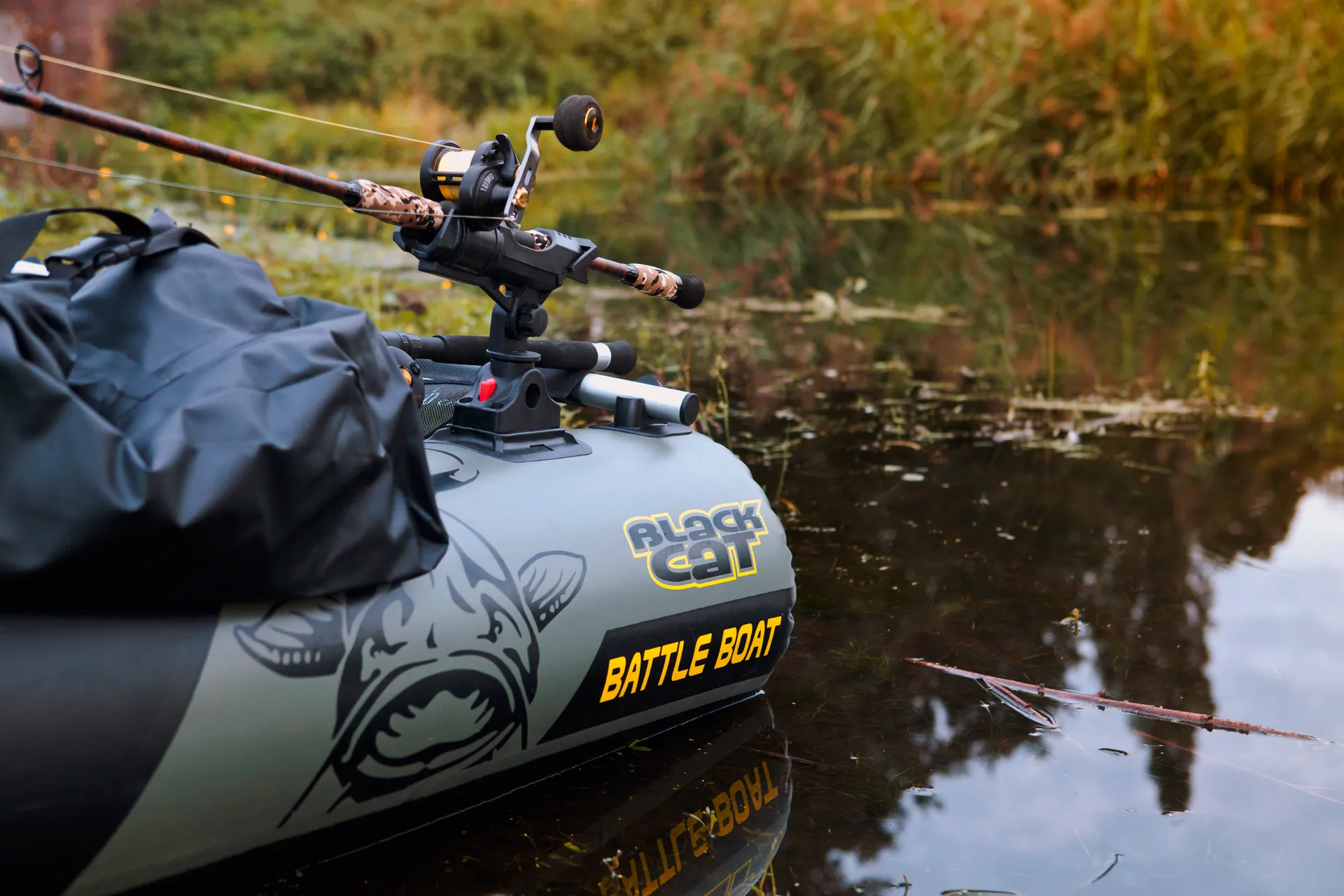 Black Cat Battle Boat Bellyboot 170cm 1 PVC