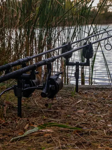 Fox Black Label QR Buzz Bar 2 Rod Adjustable 14.5–16cm Aluminium