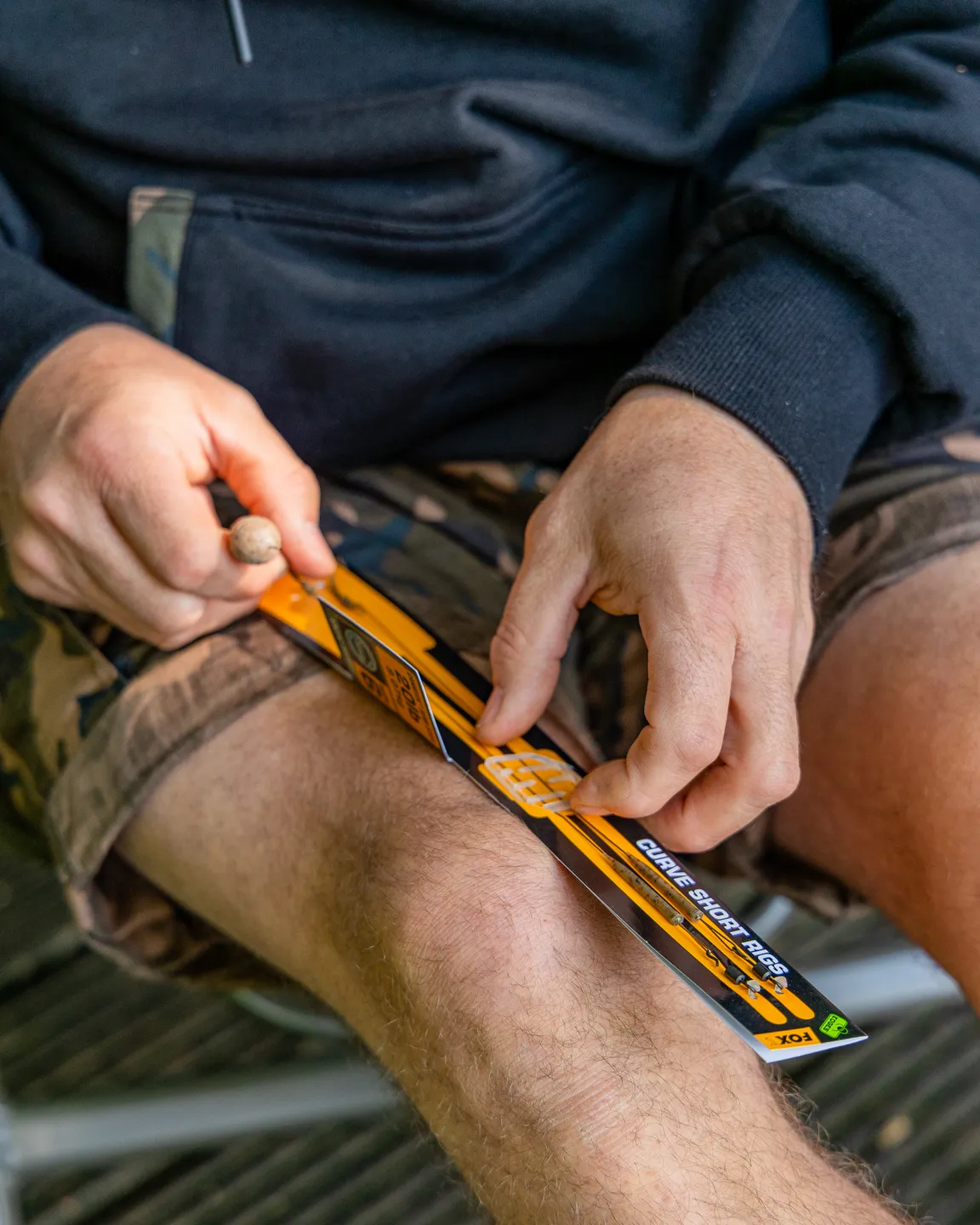 Fox EDGES Curve Short Rigs Size 4 11kg 2pcs Camotex Semi Stiff