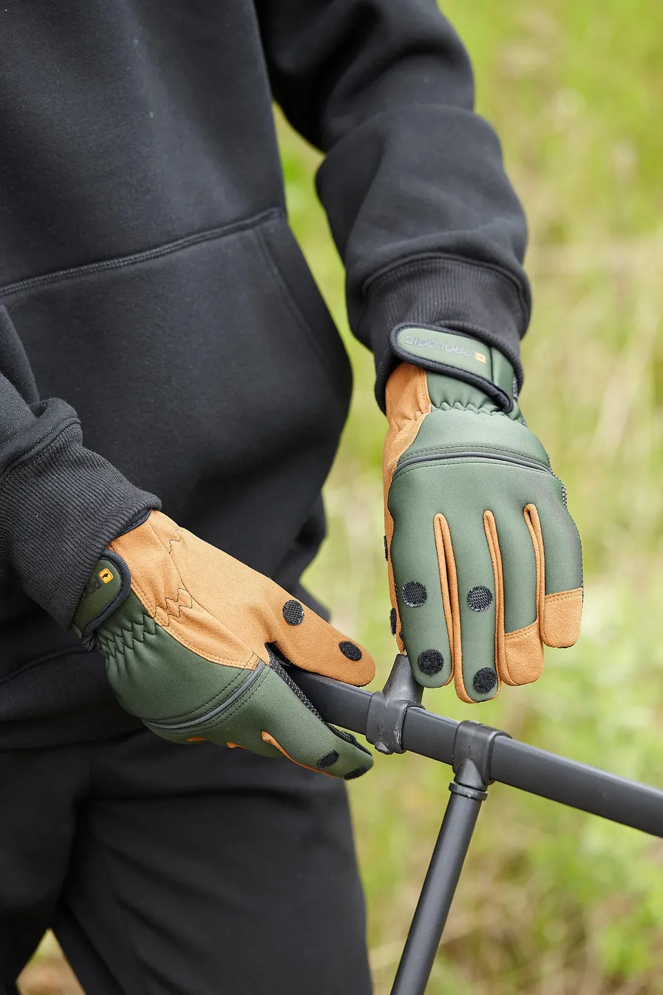 Prologic Neoprene Grip Gloves XL 50% polyester, 20% polyurethane, 20% nylon, 10% elastane; neoprene; suede