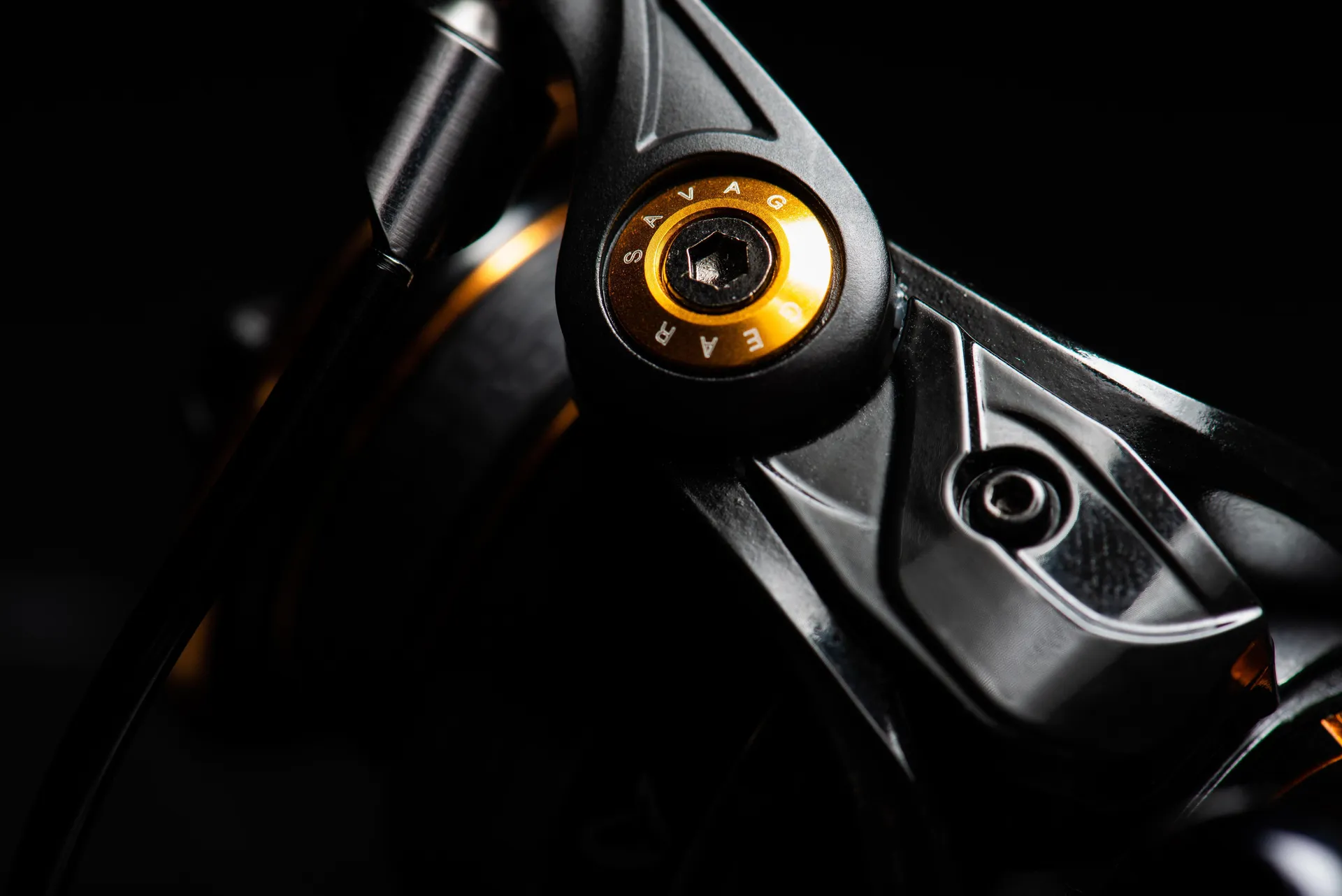 Savage Gear SG8 Spinning Reel 2500 650g 9