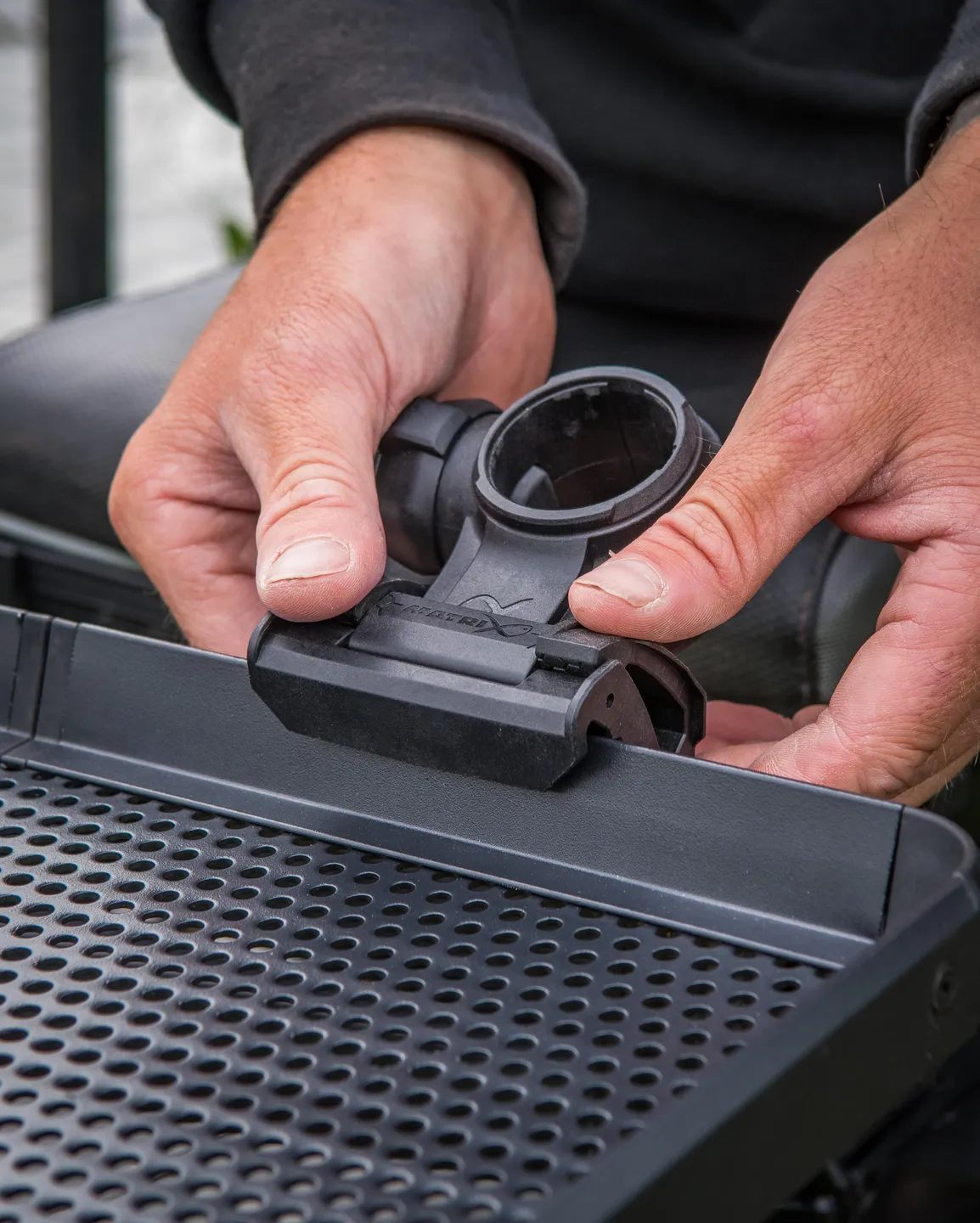 Matrix Folding Side Tray Large 90.5cm 3100g 25–36mm