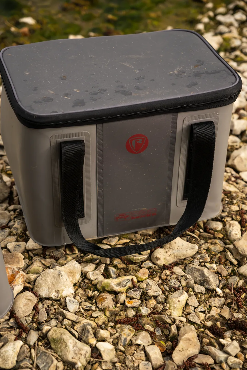 Fox Rage Pro Series Welded Bag Medium 31x24x28cm