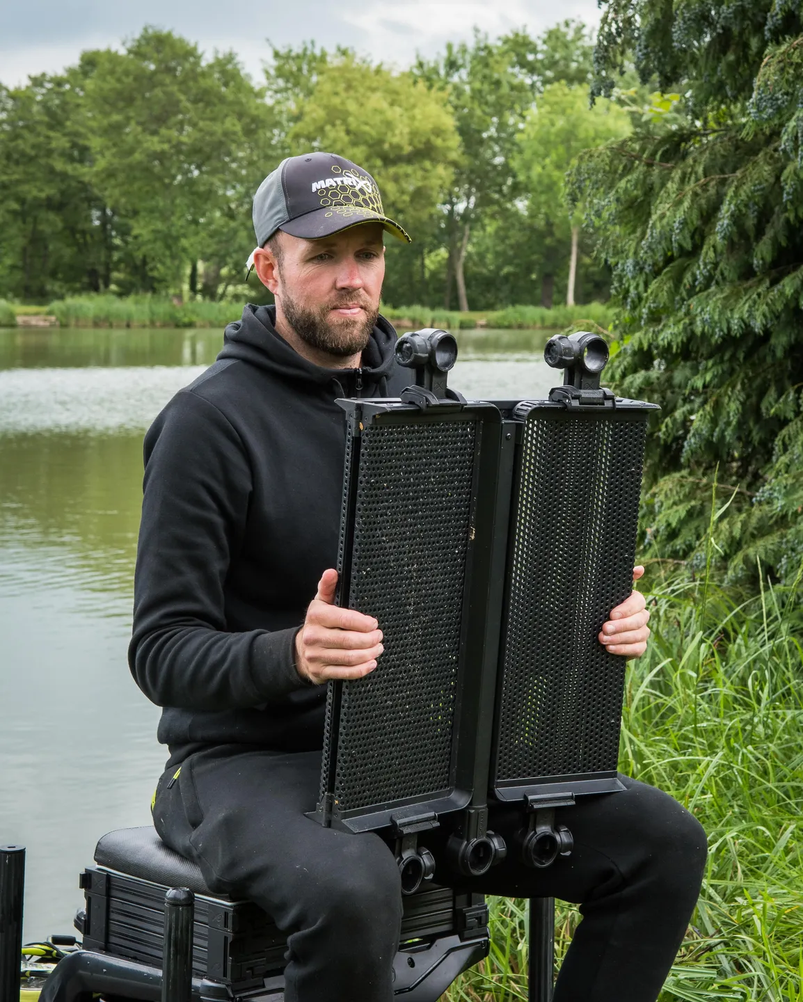 Matrix Folding Side Tray Large 90.5cm 3100g 25–36mm