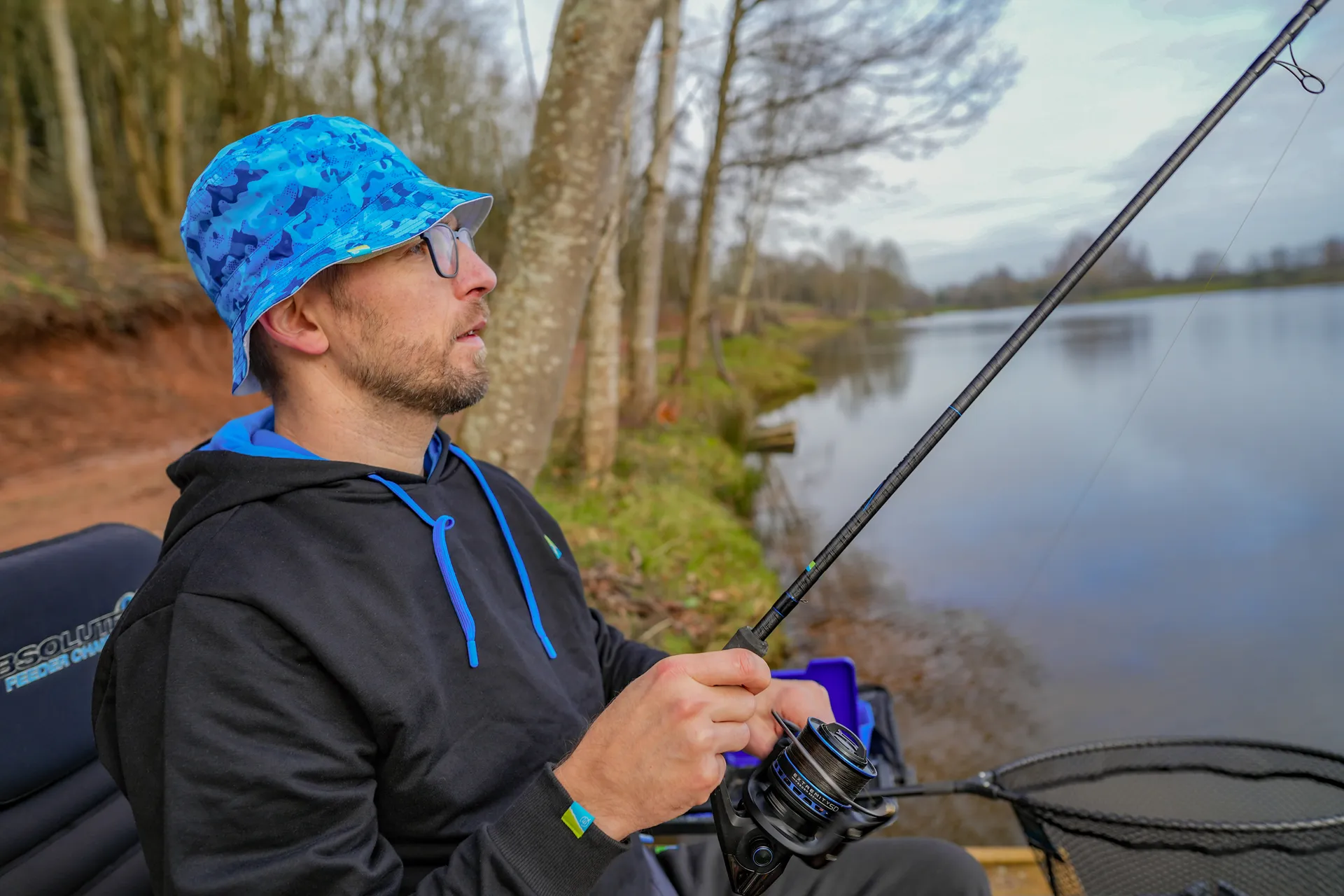Preston Reversible Bucket Hat Camo/White