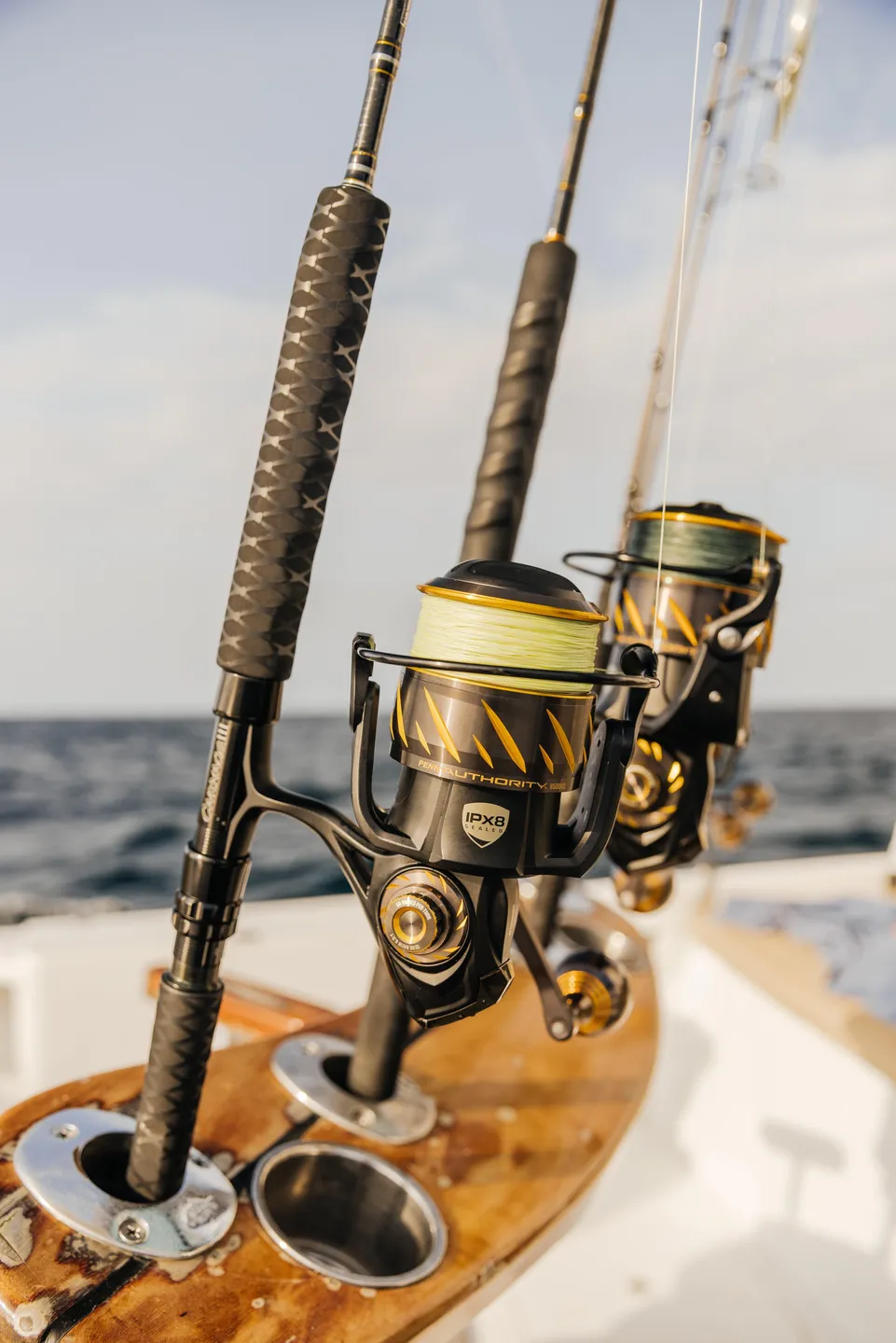 Penn Authority 5500HS 678g 18.1kg 102cm 6.2:1