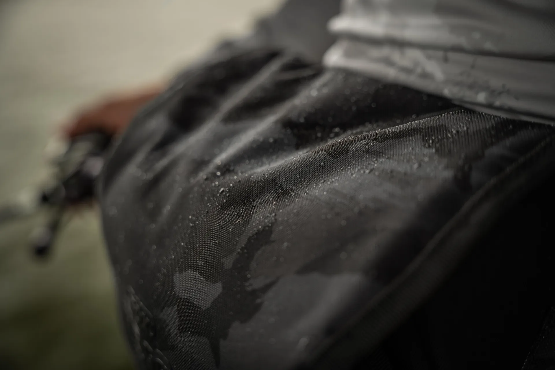 Fox Rage Camo Voyager Belt Carryall 28x15x19cm