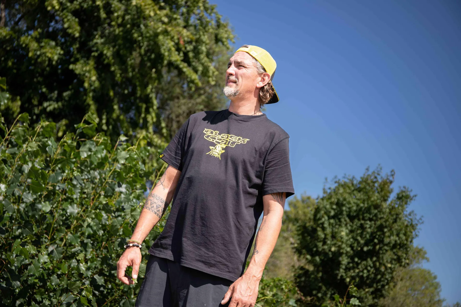 Black Cat Distressed Logo Black Tee S