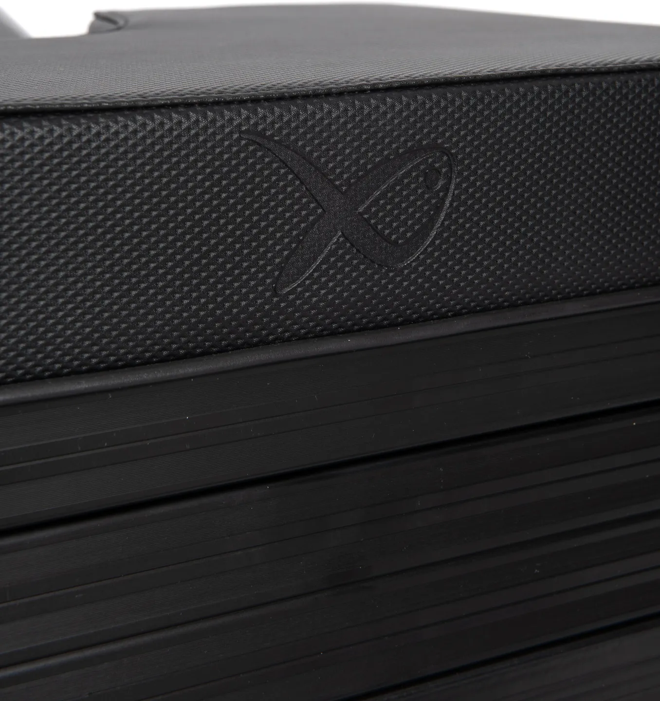 Matrix F25 Pro Seatbox Black Edition 13.5kg 76.1cm Aluminium