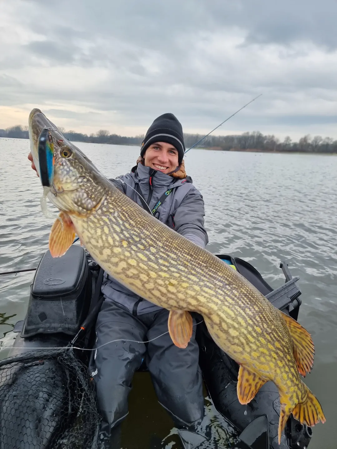 Abu Garcia Svartzonker McMy Tail Tail-Köder & Hybrid-Köder 17cm 50g 0.5–1.5m Motoroil Burbot