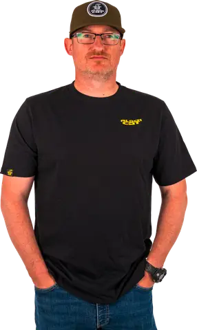 Black Cat Chase Dreams Black Tee M 100% Cotton