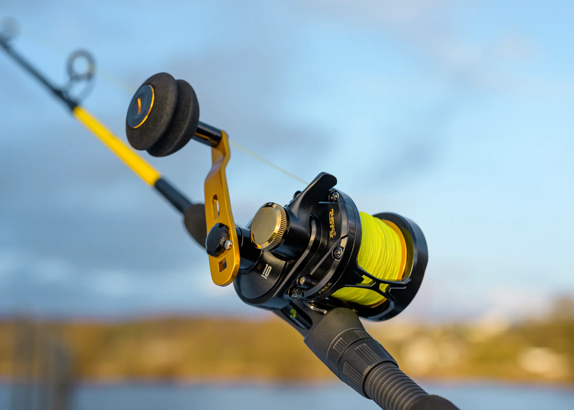 Black Cat Battle Cat Vertical Baitcasting Reel 710 LH 15kg 390g 7.2:1