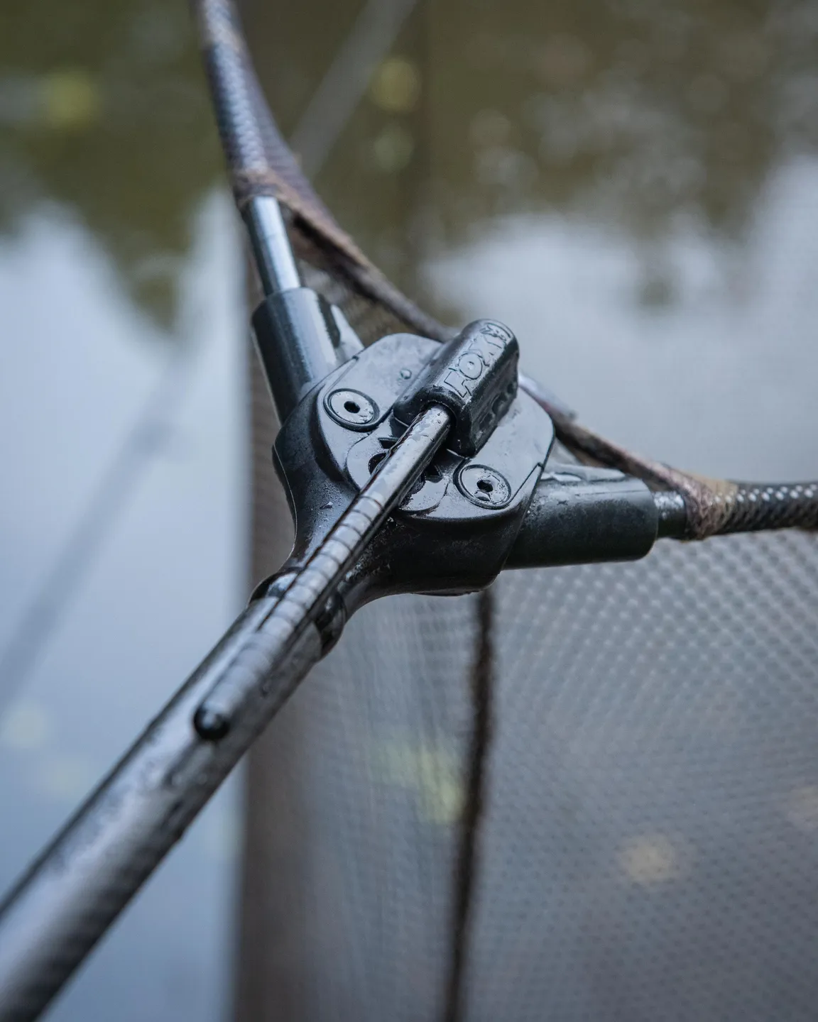 Fox Lever-lok Landing Net 107cm 2K Carbon Camo Mesh